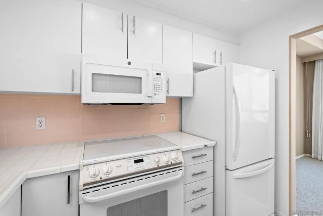 3890 Nobel 1402, San Diego, CA 92122