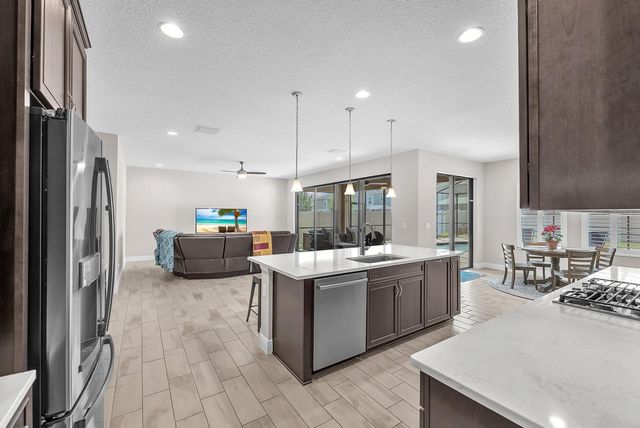 14615 RED CASTLE AVENUE, Lithia, FL 33547