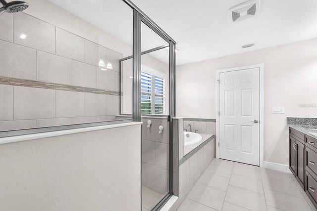14615 RED CASTLE AVENUE, Lithia, FL 33547