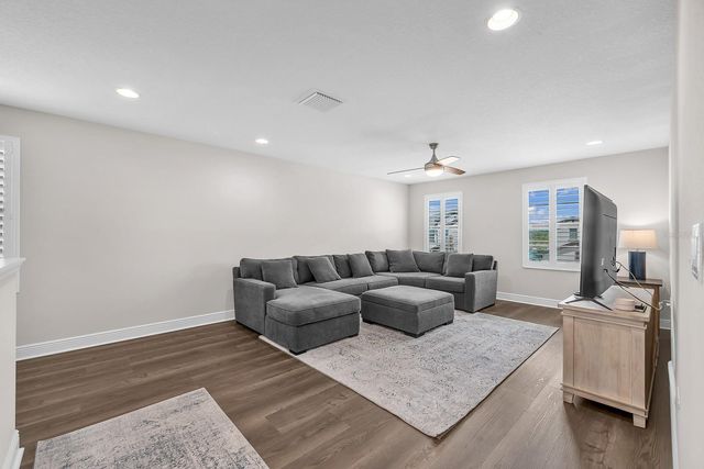 14615 RED CASTLE AVENUE, Lithia, FL 33547