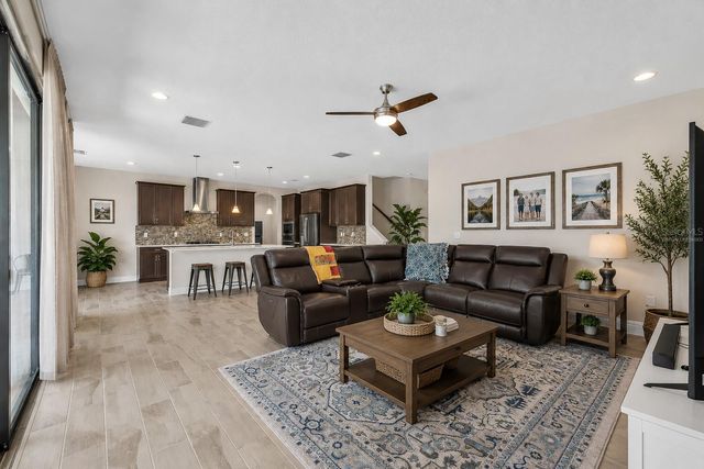 14615 RED CASTLE AVENUE, Lithia, FL 33547
