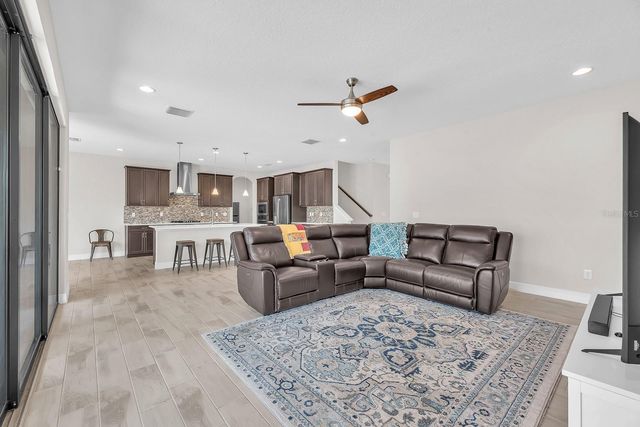 14615 RED CASTLE AVENUE, Lithia, FL 33547