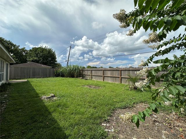 17107 Bougainvilla Lane, Friendswood, TX 77546