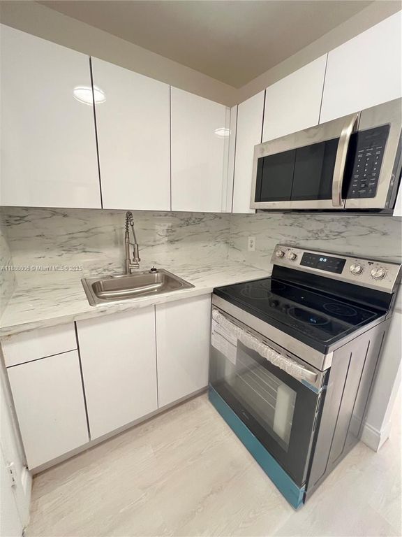1821 NE 62nd St 426, Fort Lauderdale, FL 33308