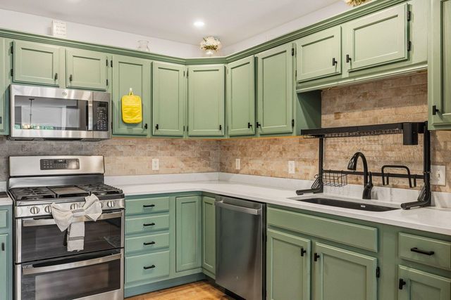 19 Violette Lane, Seabrook, NH 03874