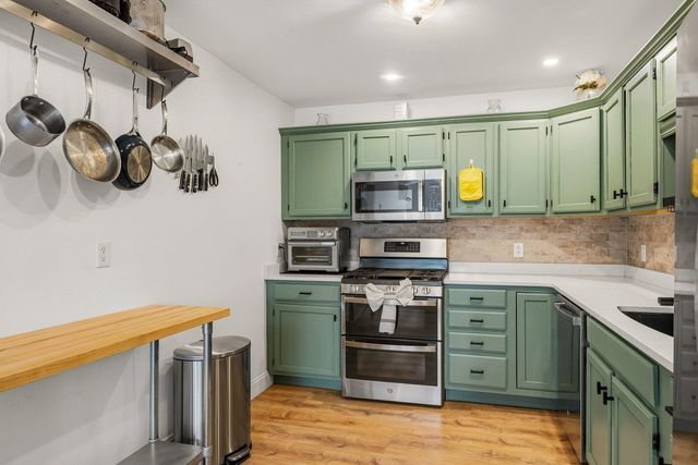19 Violette Lane, Seabrook, NH 03874