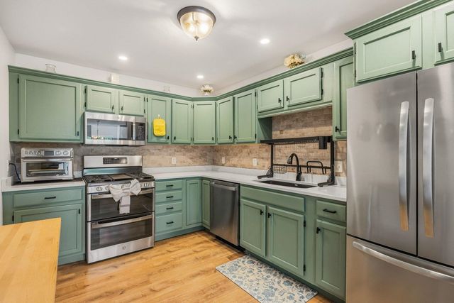 19 Violette Lane, Seabrook, NH 03874