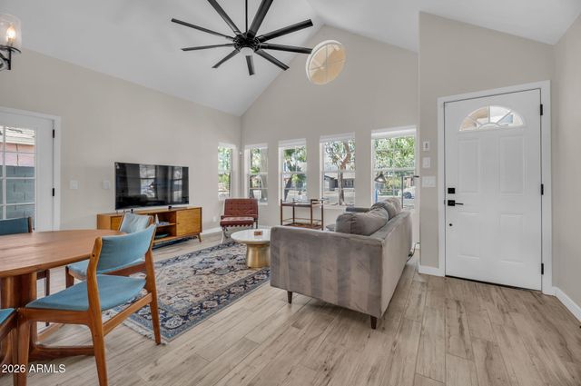 325 E MITCHELL Drive, Phoenix, AZ 85012