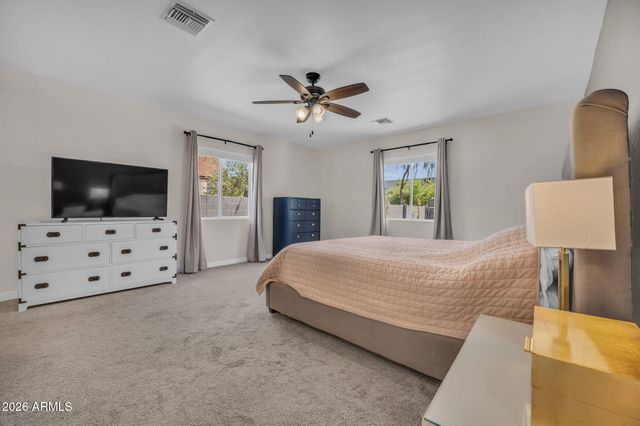 325 E MITCHELL Drive, Phoenix, AZ 85012