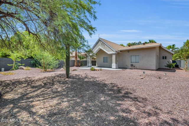 325 E MITCHELL Drive, Phoenix, AZ 85012