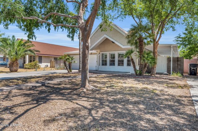325 E MITCHELL Drive, Phoenix, AZ 85012