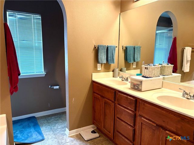 915 Neuberry Cliffe, Temple, TX 76502