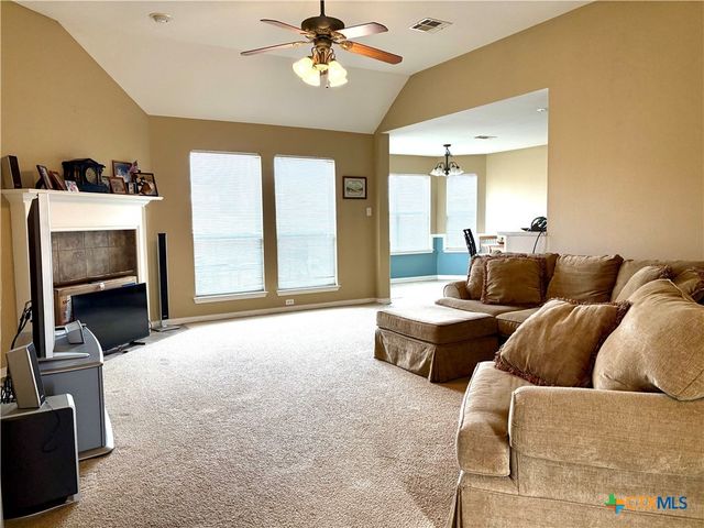 915 Neuberry Cliffe, Temple, TX 76502