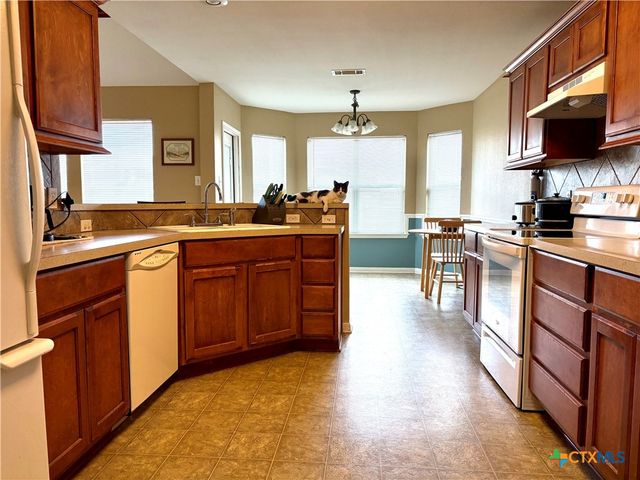 915 Neuberry Cliffe, Temple, TX 76502