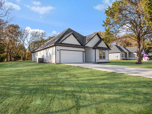 305 Kalura Way, Tool, TX 75189