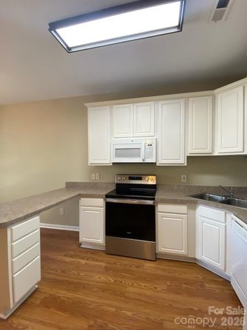112 Sunridge Drive, Mooresville, NC 28117