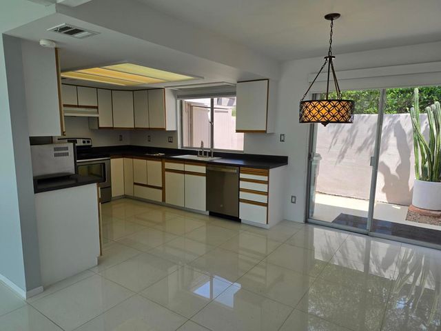 723 E Louise Drive, Palm Springs, CA 92262