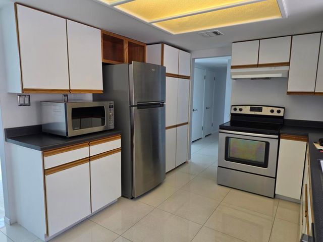 723 E Louise Drive, Palm Springs, CA 92262