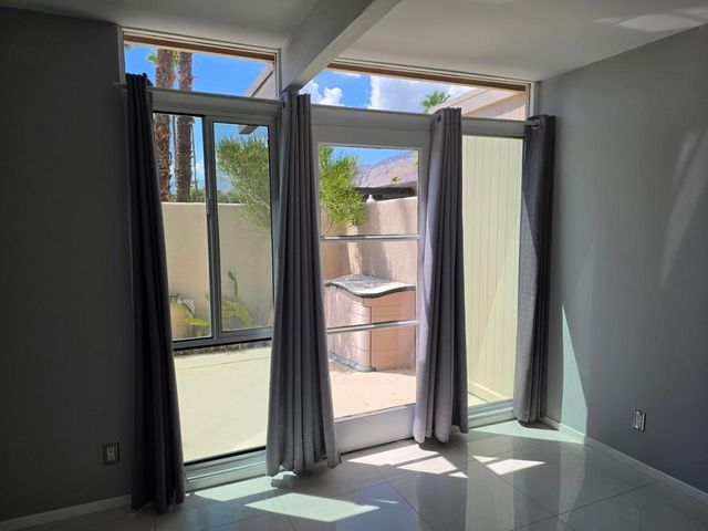 723 E Louise Drive, Palm Springs, CA 92262