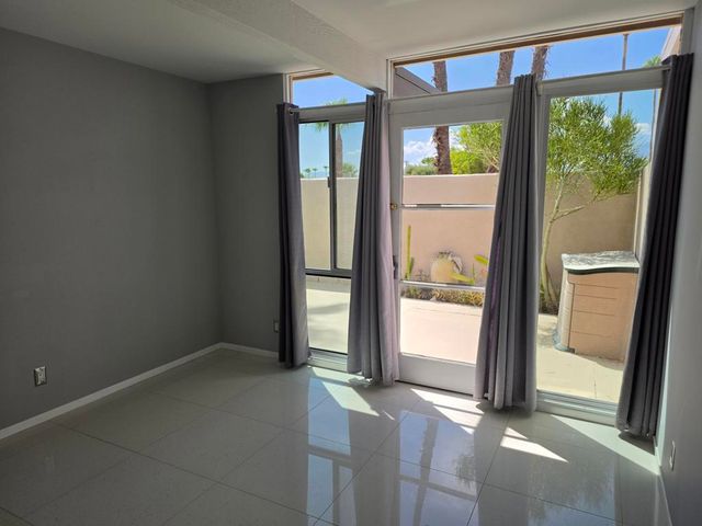 723 E Louise Drive, Palm Springs, CA 92262