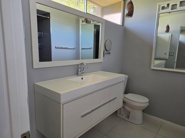 723 E Louise Drive, Palm Springs, CA 92262