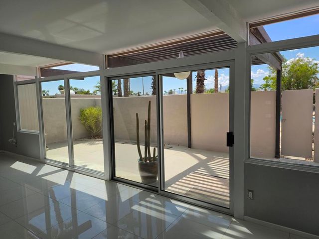 723 E Louise Drive, Palm Springs, CA 92262