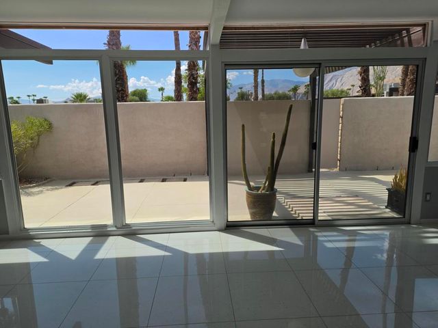 723 E Louise Drive, Palm Springs, CA 92262