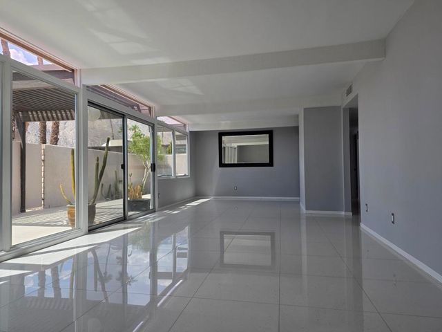 723 E Louise Drive, Palm Springs, CA 92262