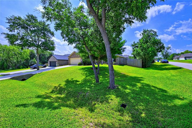 13099 Greenbriar, Willis, TX 77318