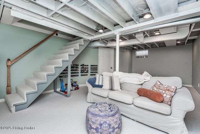 2903 Miles Rd, Louisville, KY 40220