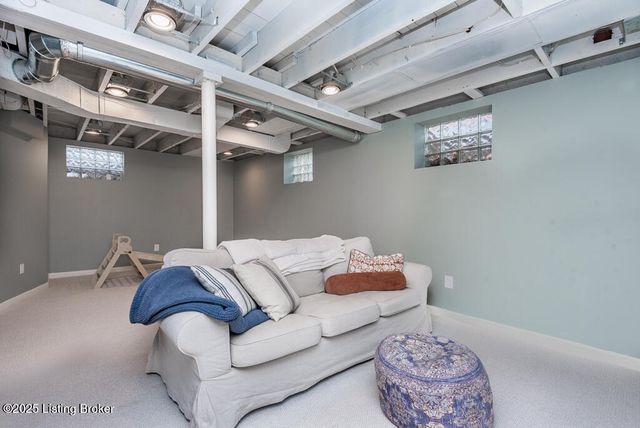 2903 Miles Rd, Louisville, KY 40220