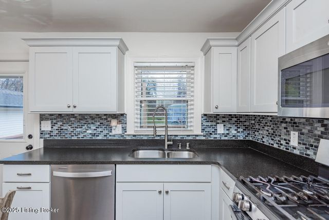 2903 Miles Rd, Louisville, KY 40220