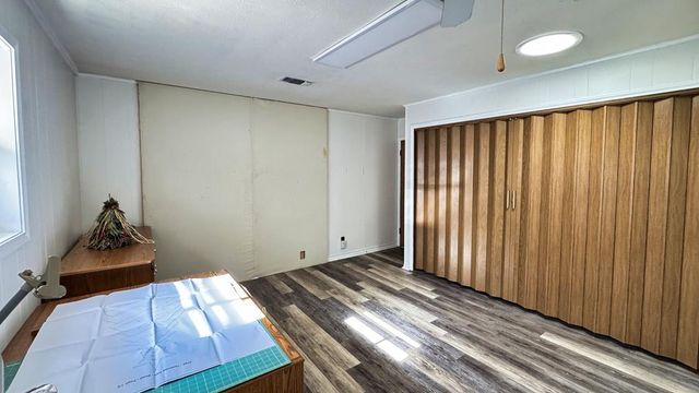 405 E Oak Wood Rd, Kerrville, TX 78028