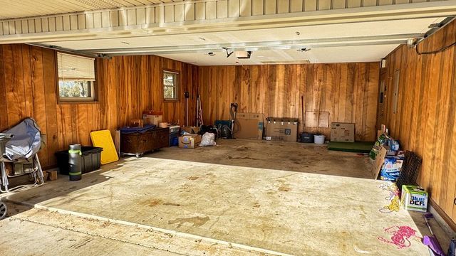 405 E Oak Wood Rd, Kerrville, TX 78028