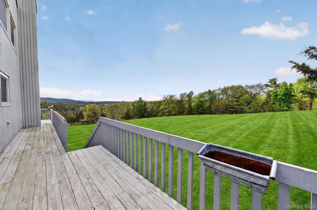 15 Deer Pond Drive, Warwick, NY 10990