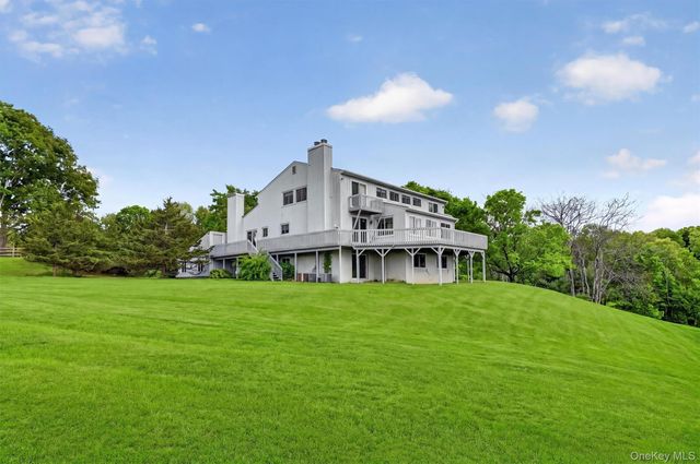15 Deer Pond Drive, Warwick, NY 10990