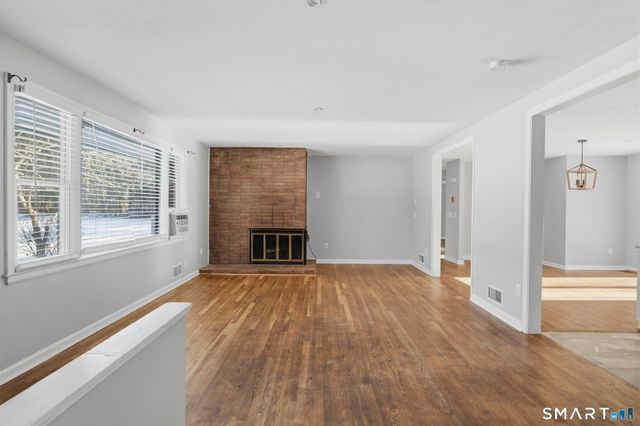 95 Moravia Road, Avon, CT 06001