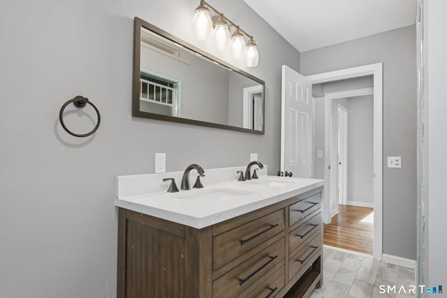 95 Moravia Road, Avon, CT 06001