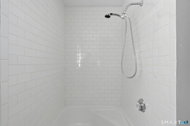 95 Moravia Road, Avon, CT 06001