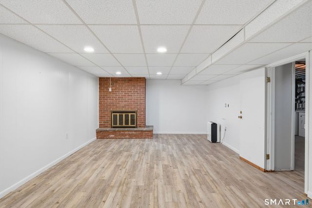 95 Moravia Road, Avon, CT 06001