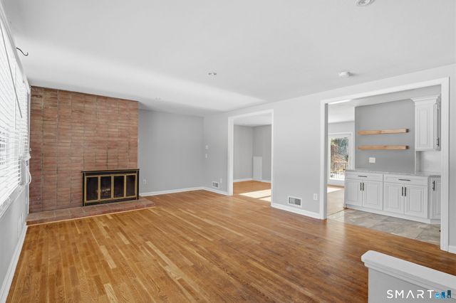 95 Moravia Road, Avon, CT 06001