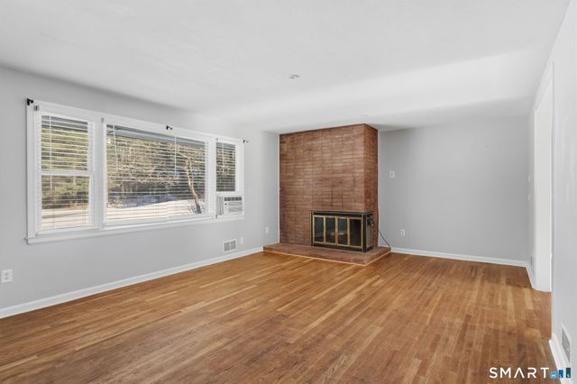 95 Moravia Road, Avon, CT 06001