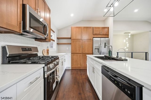 550 Ramapo Valley Rd, Oakland Boro, NJ 07436