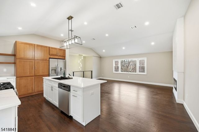 550 Ramapo Valley Rd, Oakland Boro, NJ 07436