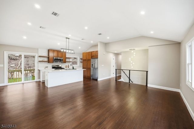 550 Ramapo Valley Rd, Oakland Boro, NJ 07436