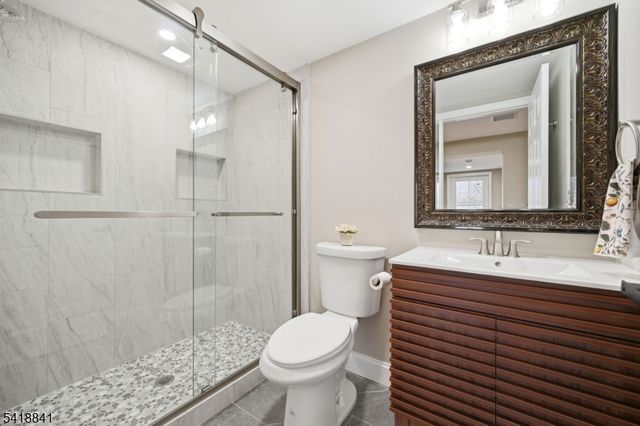 550 Ramapo Valley Rd, Oakland Boro, NJ 07436