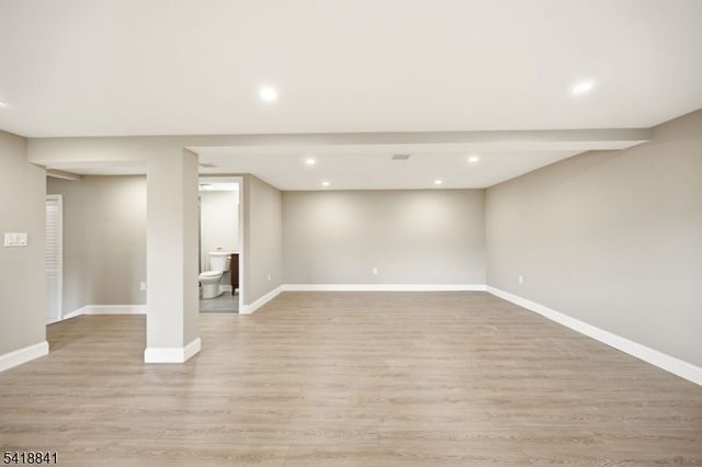 550 Ramapo Valley Rd, Oakland Boro, NJ 07436