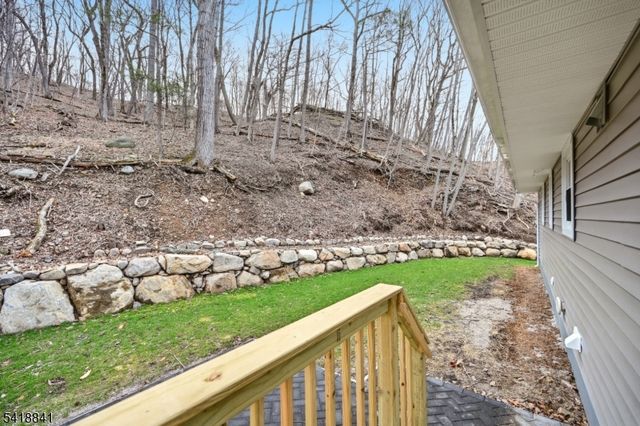 550 Ramapo Valley Rd, Oakland Boro, NJ 07436