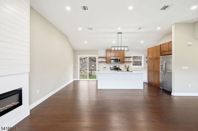 550 Ramapo Valley Rd, Oakland Boro, NJ 07436