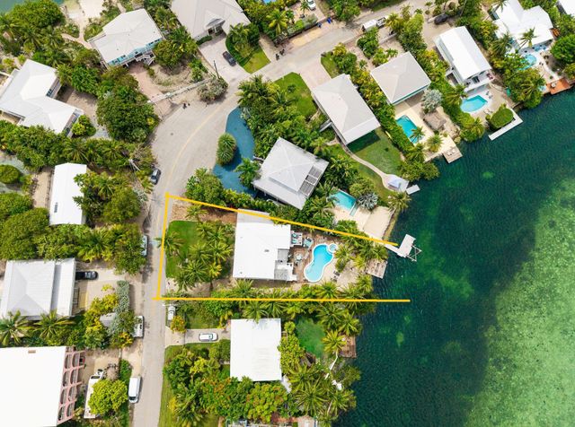 78 Bay Drive, Saddlebunch, FL 33040